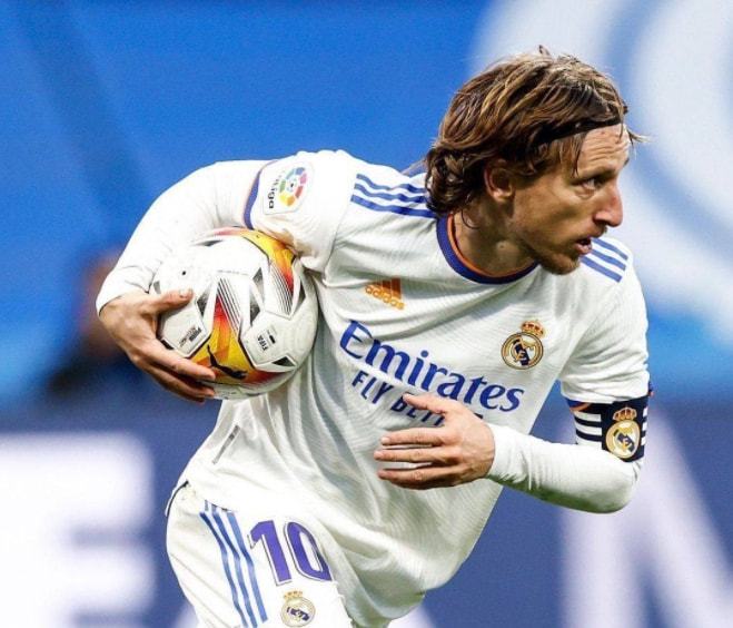 开云电子-Ming连续十二场比赛得分超过表现优异，皇家马德里不断突破！-开云电子